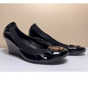Tory Burch Black Patent Leather Wedge Heel Shoes Women's‎ Size 8.5M G12 Logo